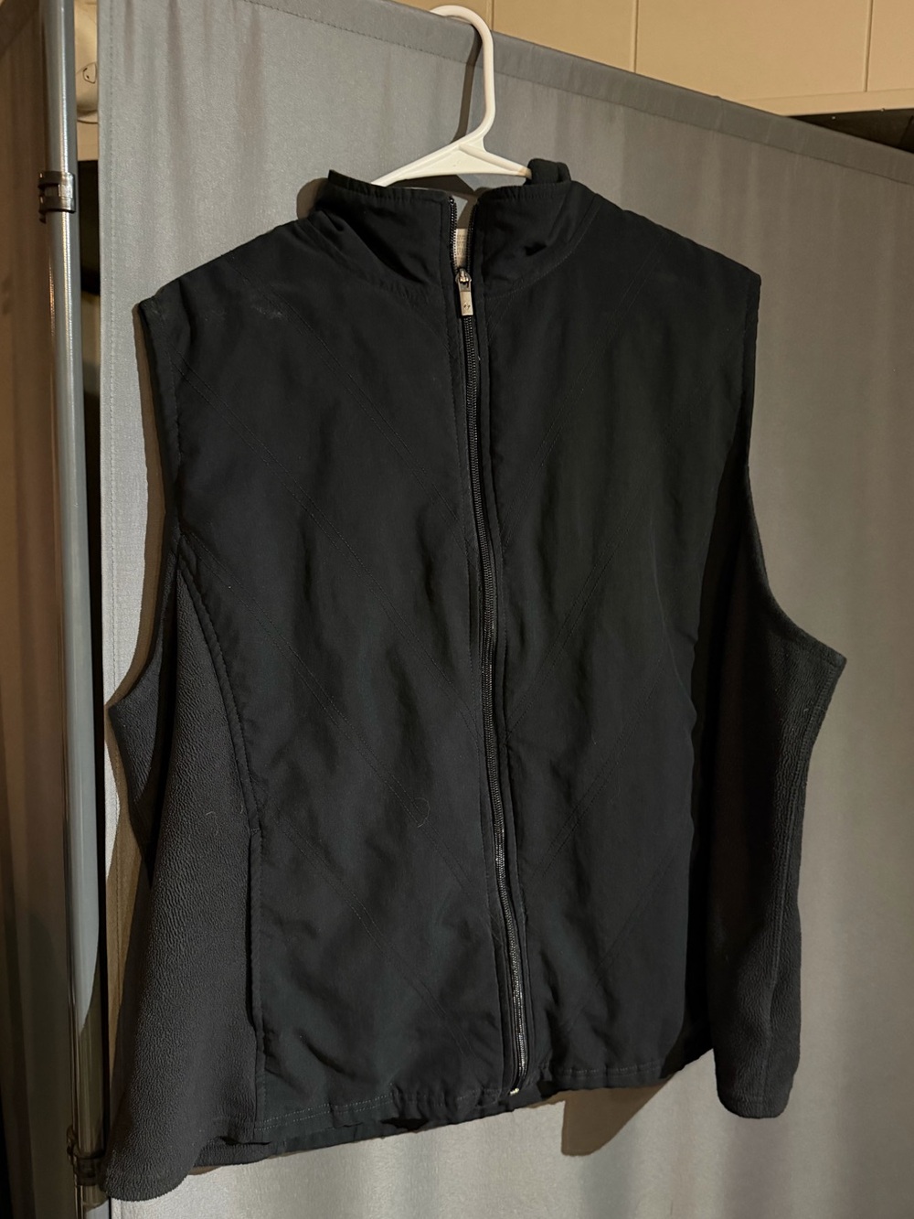 Columbia Men's Black Zip-Front Shell Vest